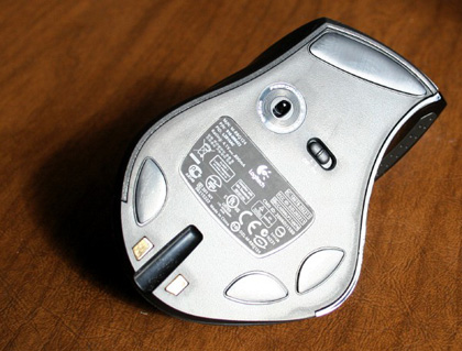 mx-revolution-mouse-bottom